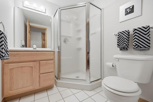 10825 46th Place N, Plymouth, MN 55442