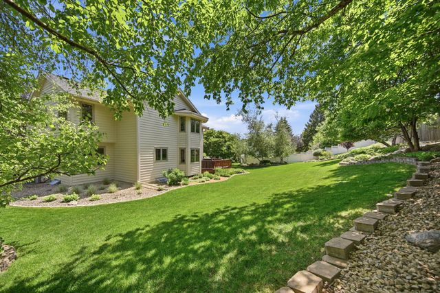 10825 46th Place N, Plymouth, MN 55442