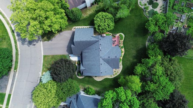 10825 46th Place N, Plymouth, MN 55442