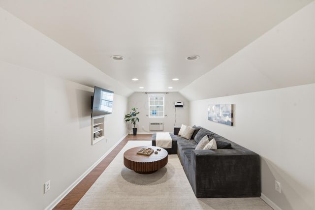 5176 Pyramid Falls Drive, Dublin, OH 43016