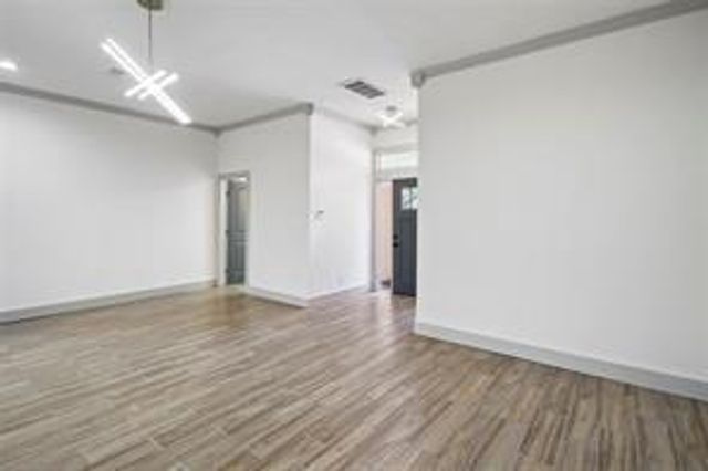 3010 Winding Way B, Huntsville, TX 77340