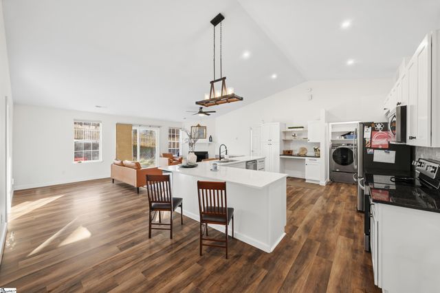 121 Confederate Lane, Greer, SC 29651