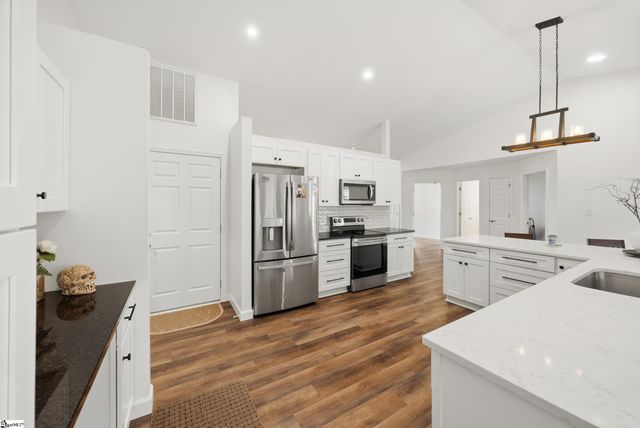 121 Confederate Lane, Greer, SC 29651