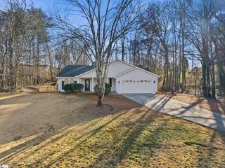 121 Confederate Lane, Greer, SC 29651
