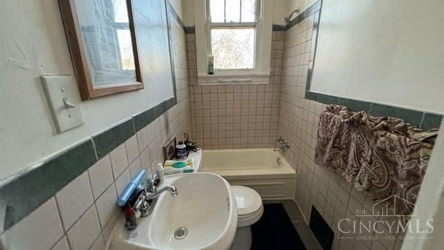 2822 Montana Avenue, Cincinnati, OH 45211