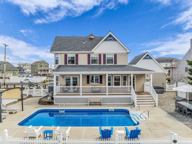 22 Seville Drive, Brick, NJ 08723