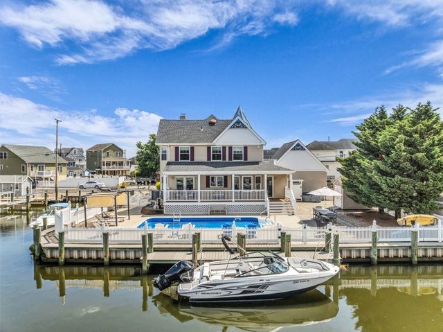22 Seville Drive, Brick, NJ 08723