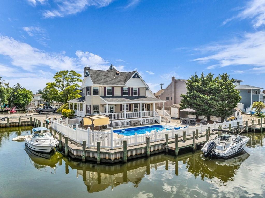 22 Seville Drive, Brick, NJ 08723
