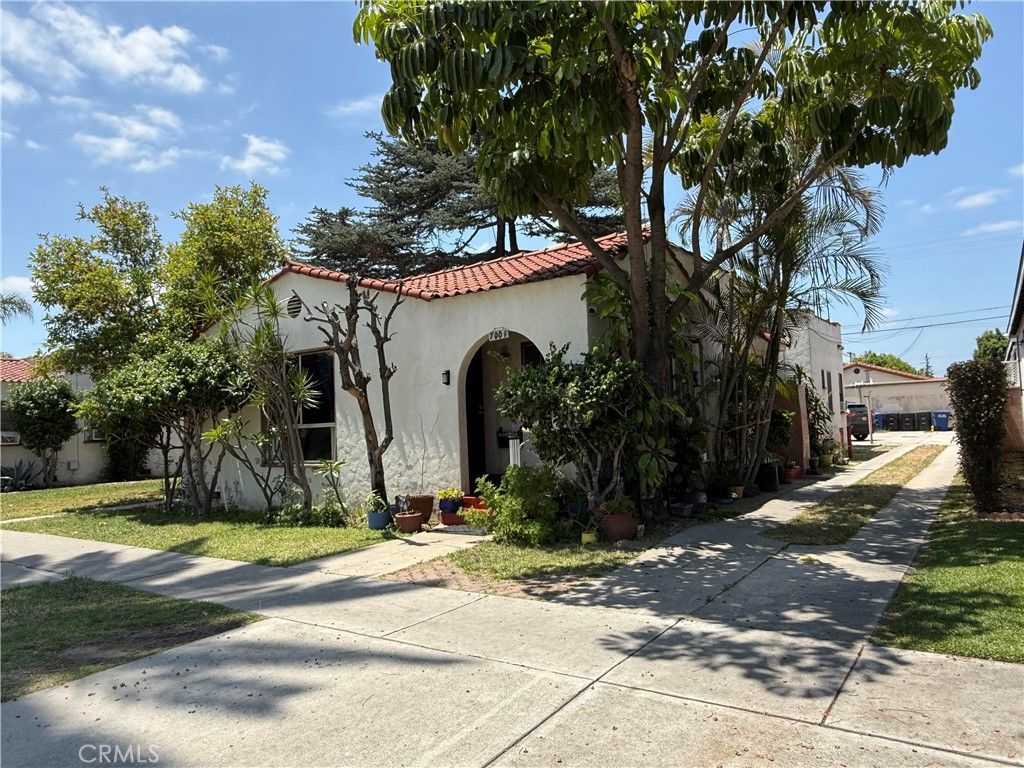7001 Mission, Huntington Park, CA 90255