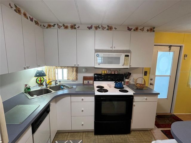 206 ROMA ROAD, Venice, FL 34285