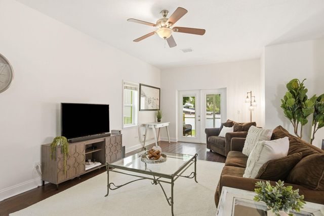 4920 3RD STREET N, St Petersburg, FL 33703