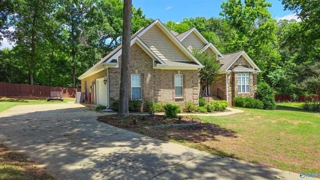 105 Karissa Pointe, Huntsville, AL 35811