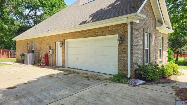 105 Karissa Pointe, Huntsville, AL 35811