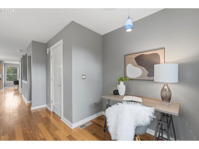 1051 N Fremont St, Portland, OR 97227