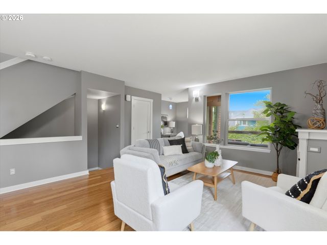 1051 N Fremont St, Portland, OR 97227