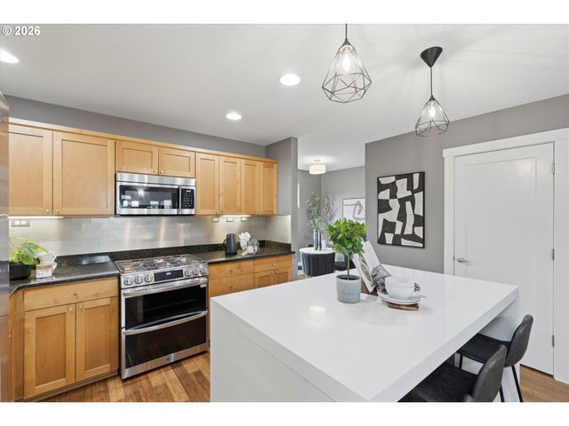 1051 N Fremont St, Portland, OR 97227