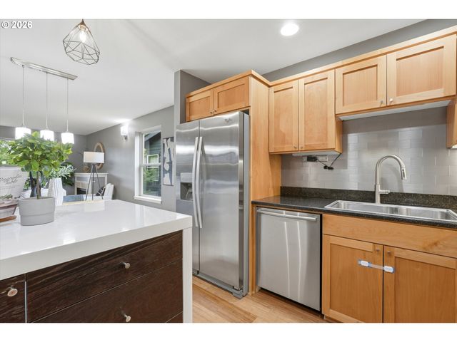 1051 N Fremont St, Portland, OR 97227
