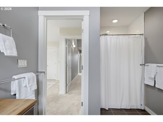 1051 N Fremont St, Portland, OR 97227