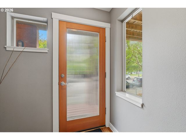 1051 N Fremont St, Portland, OR 97227