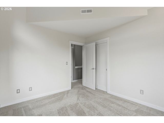 1051 N Fremont St, Portland, OR 97227