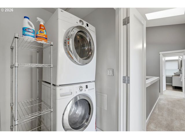 1051 N Fremont St, Portland, OR 97227
