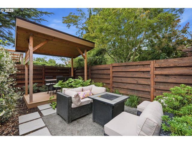 1051 N Fremont St, Portland, OR 97227