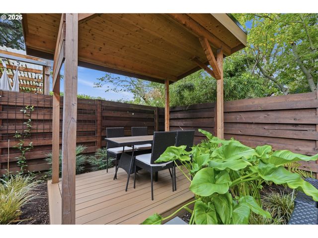 1051 N Fremont St, Portland, OR 97227
