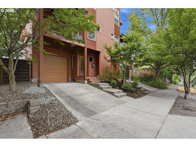 1051 N Fremont St, Portland, OR 97227
