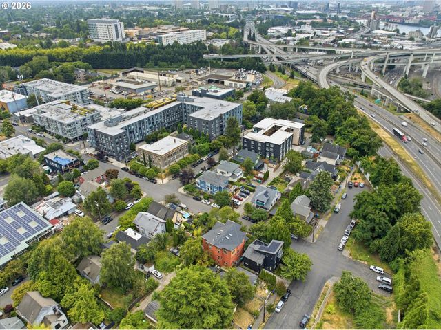 1051 N Fremont St, Portland, OR 97227