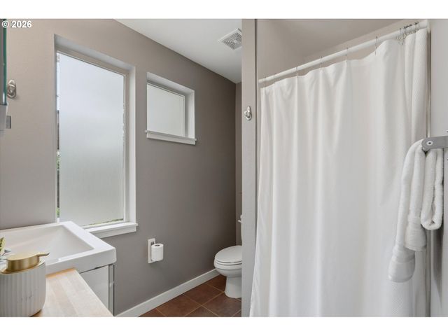 1051 N Fremont St, Portland, OR 97227