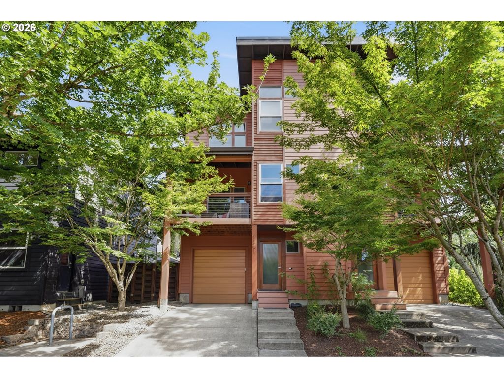 1051 N Fremont St, Portland, OR 97227