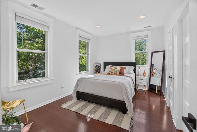 1902 LINCOLN RD NE, Washington, DC 20002