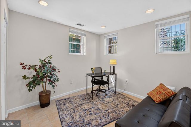 1902 LINCOLN RD NE, Washington, DC 20002