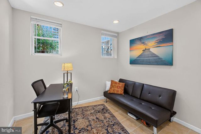 1902 LINCOLN RD NE, Washington, DC 20002