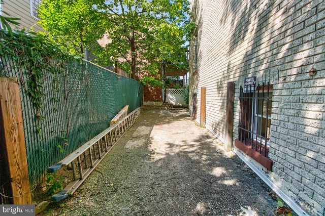 1902 LINCOLN RD NE, Washington, DC 20002