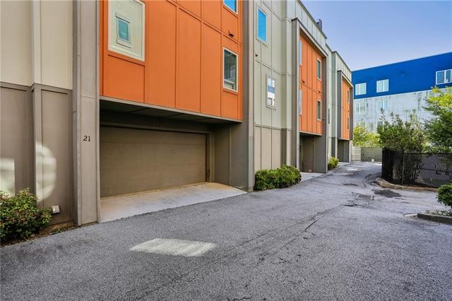 21 Skyline Way NE, Atlanta, GA 30307