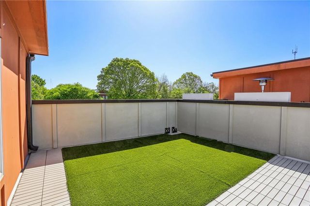 21 Skyline Way NE, Atlanta, GA 30307