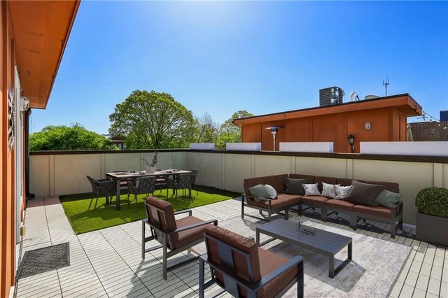 21 Skyline Way NE, Atlanta, GA 30307