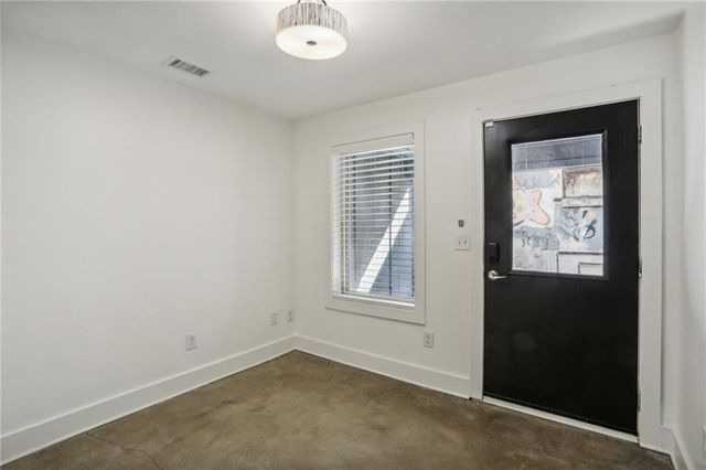 21 Skyline Way NE, Atlanta, GA 30307