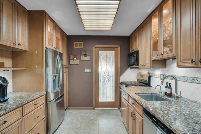 39 Pawnee Drive, Commack, NY 11725