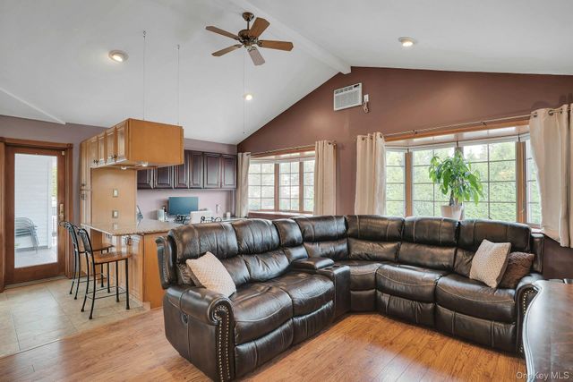 39 Pawnee Drive, Commack, NY 11725