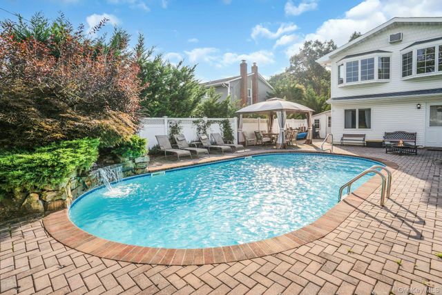 39 Pawnee Drive, Commack, NY 11725