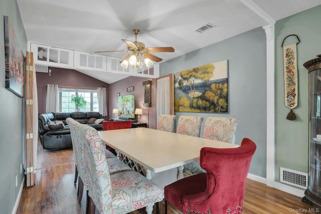 39 Pawnee Drive, Commack, NY 11725