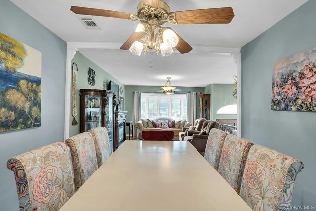 39 Pawnee Drive, Commack, NY 11725