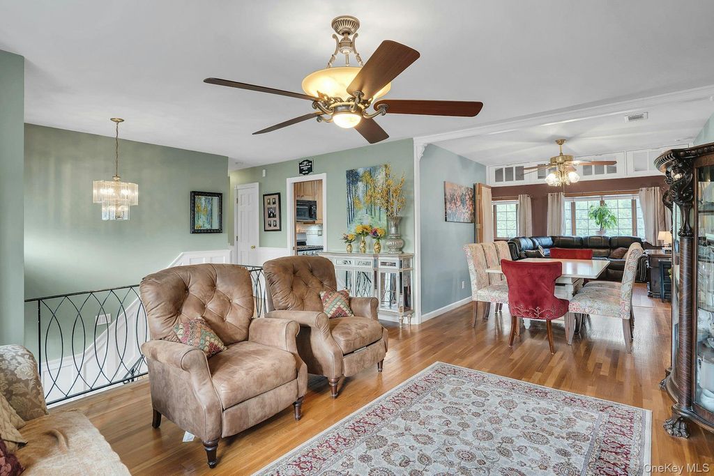 39 Pawnee Drive, Commack, NY 11725 — photo 5