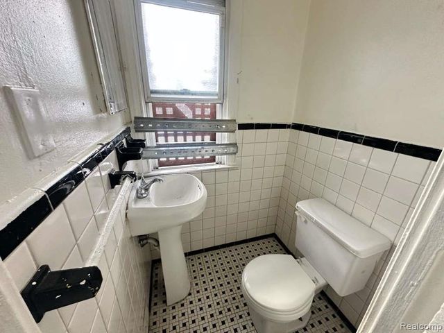 20602 Regent Drive, Detroit, MI 48205