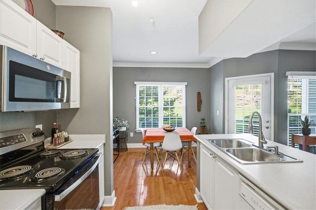 11617 Tomahawk Creek Parkway F, Leawood, KS 66211
