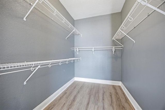 11617 Tomahawk Creek Parkway F, Leawood, KS 66211