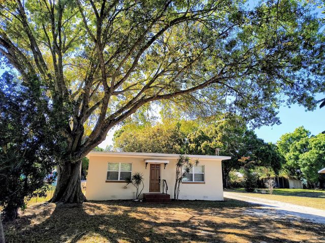 1215 Soltman Avenue, Fort Pierce, FL 34950