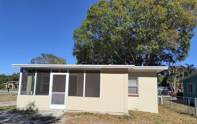 1215 Soltman Avenue, Fort Pierce, FL 34950